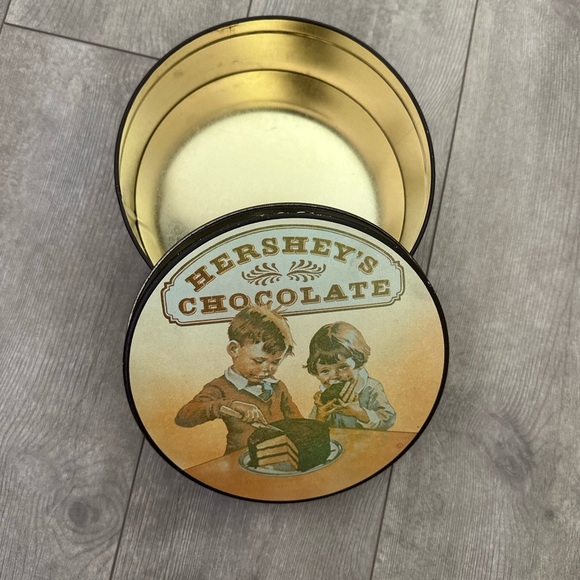 Vintage Hershey's Chocolate Collectible Round Tin - Picture 10 of 15